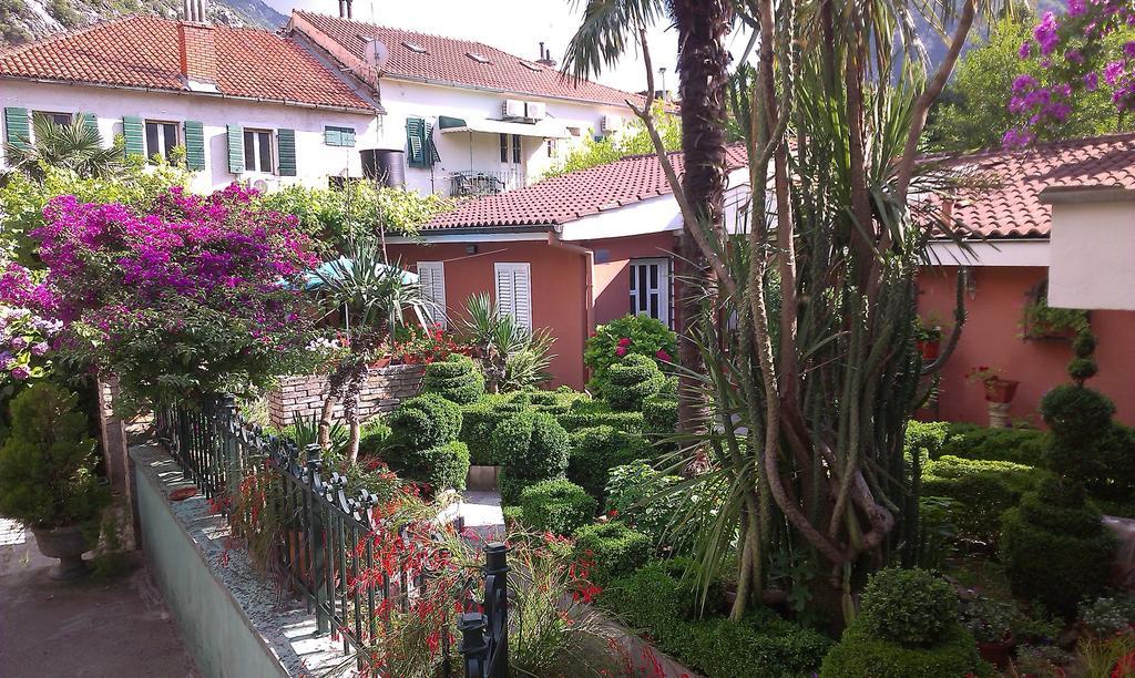 Apartment City Garden コトル 部屋 写真